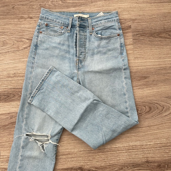 Levi’s Wedgie Straight sz 28 - Picture 2 of 2